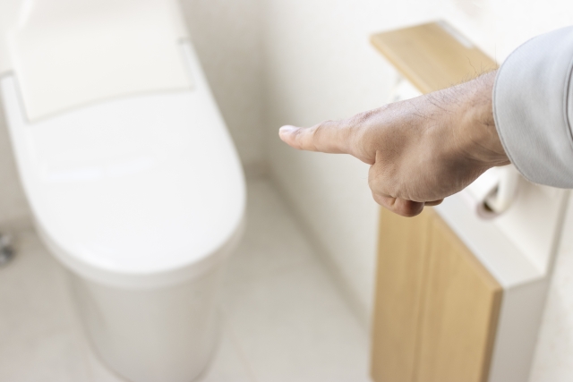 トイレ拒否の原因はさまざまで、認知症の進行や排泄の失敗により拒否が始まることもある。
